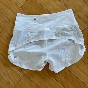 Lululemon High-Rise 4” Speed Up Shorts in White, Size 4